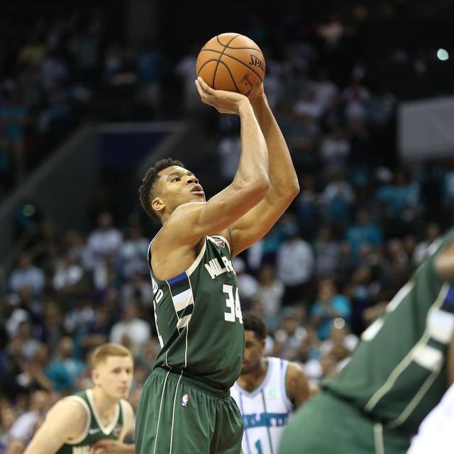 关于赛前完成体检夏洛特黄蜂今晨门线救险，现场解说直呼：国际比赛日拉齐奥备战意大利杯的信息